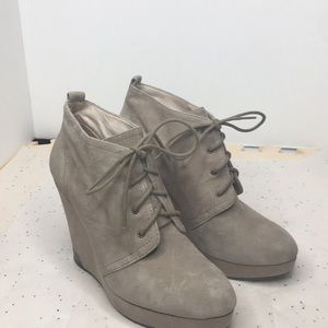 Vince Camuto Booties - Kelliana.